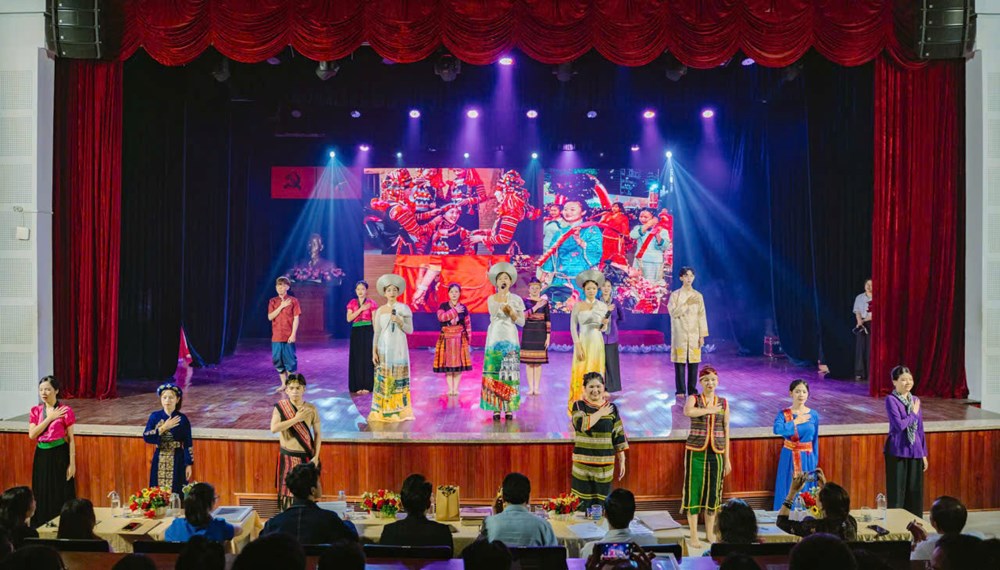 Cần gắn đào tạo với thực tiễn - ảnh 1