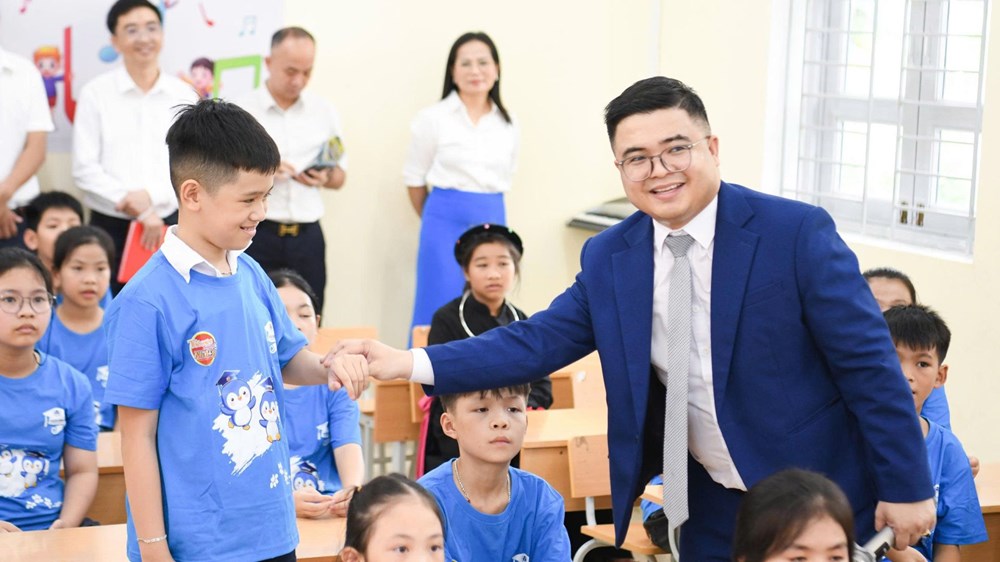 Đưa tiếng Anh đến gần hơn với học sinh vùng cao, biên giới, hải đảo - ảnh 1