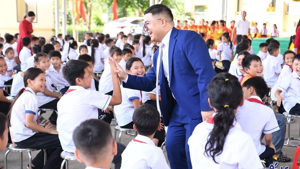 Đưa tiếng Anh đến gần hơn với học sinh vùng cao, biên giới, hải đảo - ảnh 9