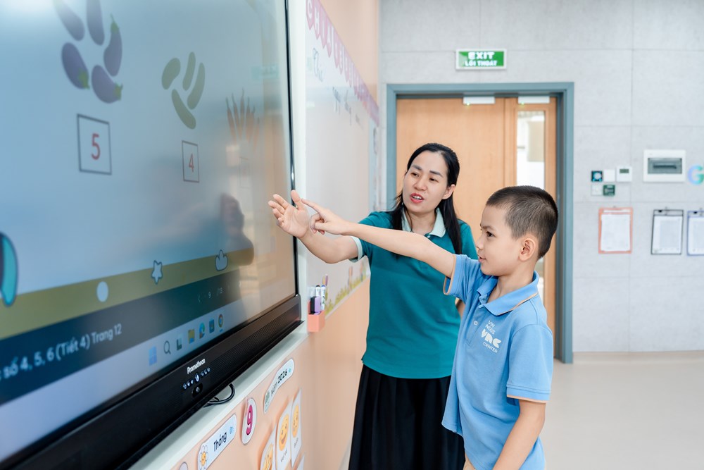 Vin Nexus Center: Trường học hạnh phúc hình trái tim và những gam màu rất “lạ” - ảnh 3
