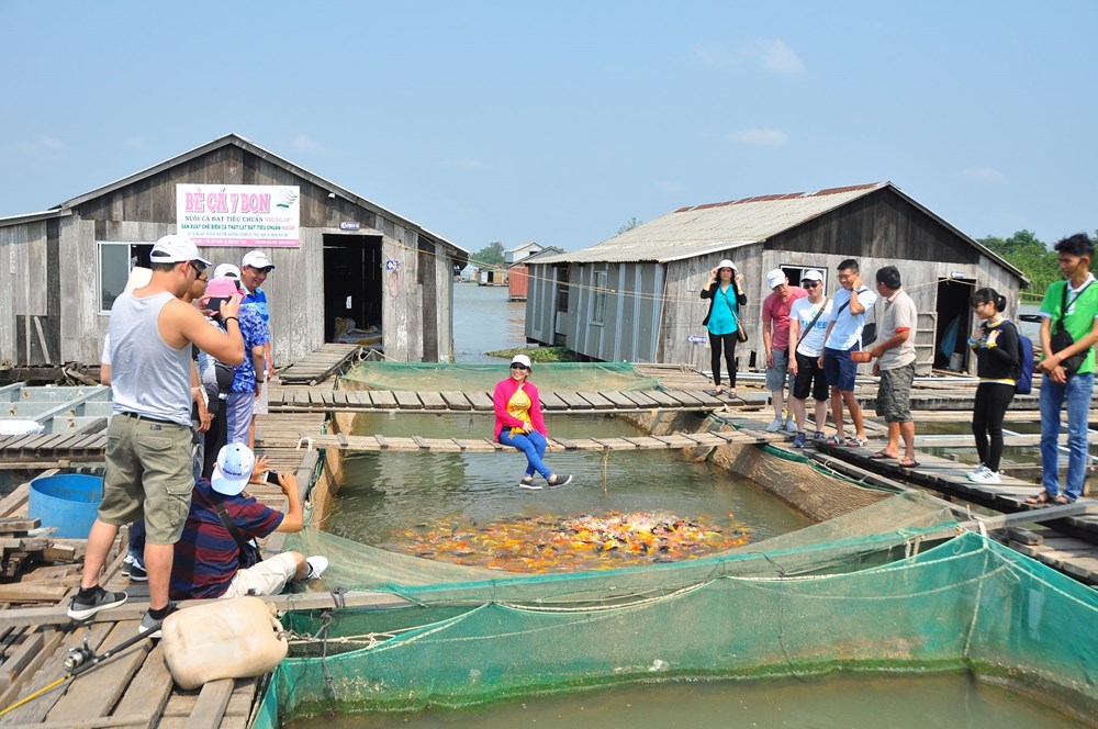 Tìm cách làm mới để thu hút khách - ảnh 1