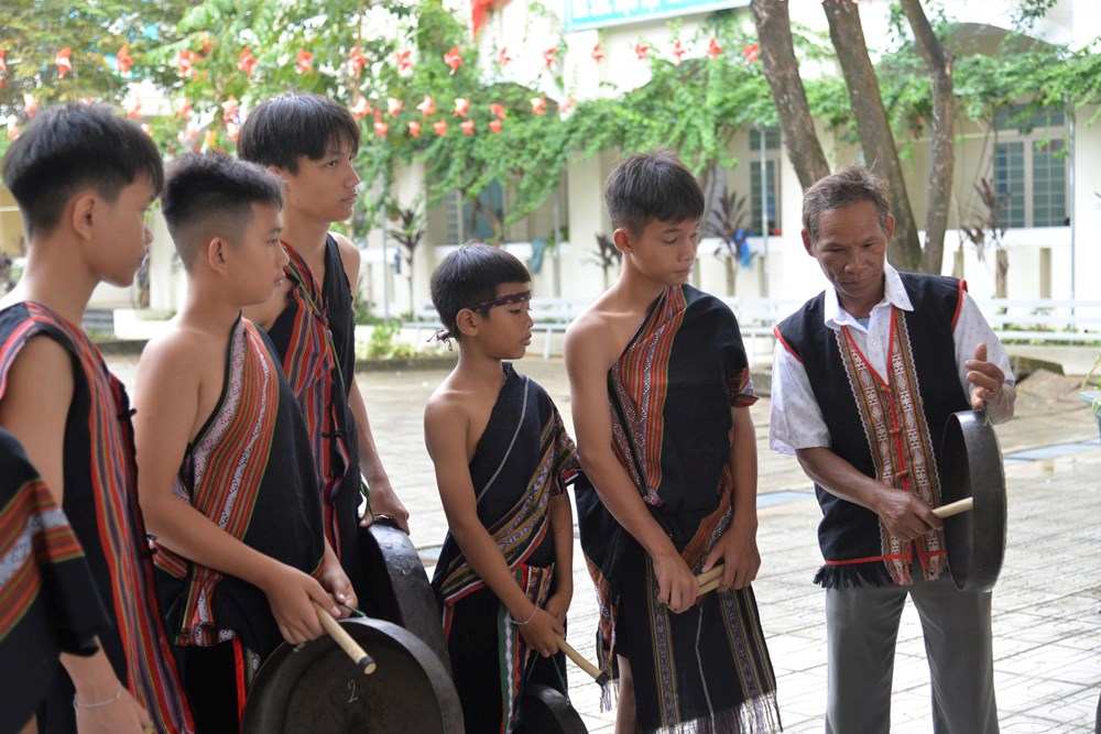  Chăm mầm văn hóa truyền thống trong trường học vùng cao - ảnh 1