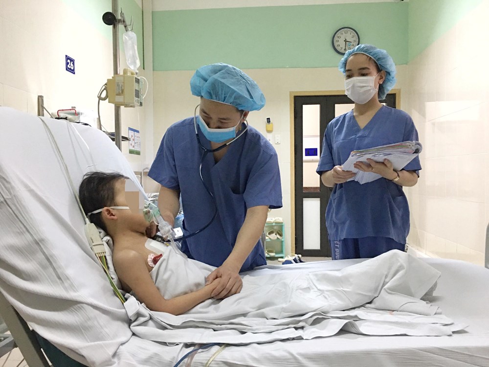 Ranh giới giữa nhân văn và bảo vệ trẻ em - ảnh 1