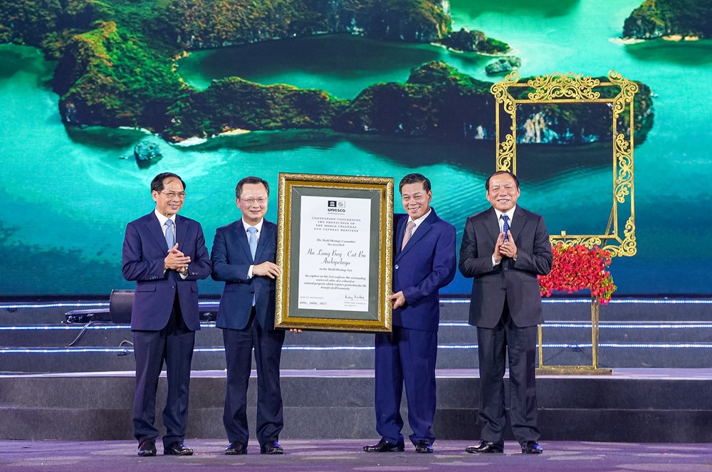 Khai hội Hoa Phượng Đỏ - Hải Phòng và đón nhận Di sản thiên nhiên thế giới Vịnh Hạ Long - Quần đảo Cát Bà - ảnh 2