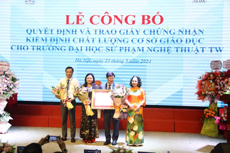 Đạt kiểm định chất lượng cơ sở giáo dục chu kỳ 2 - ảnh 1