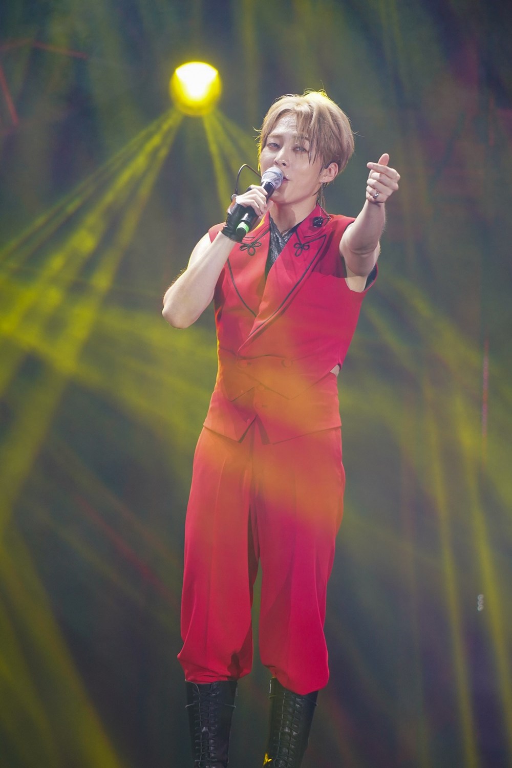 Idol XIUMIN cùng 100.000 khán giả “phá đảo” điểm đến quốc tế mới Vũ Yên - ảnh 4