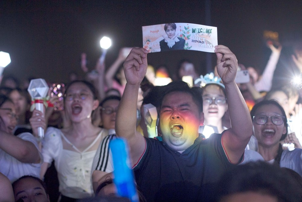 Idol XIUMIN cùng 100.000 khán giả “phá đảo” điểm đến quốc tế mới Vũ Yên - ảnh 5