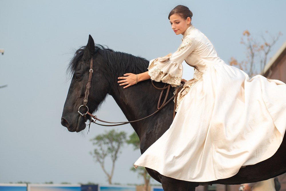 Du khách hào hứng khám phá bộ môn mã thuật tại Vinpearl Horse Academy Vũ Yên - ảnh 3
