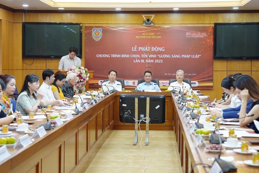 Phát động Chương trình bình chọn, tôn vinh 'Gương sáng pháp luật' lần III - ảnh 1