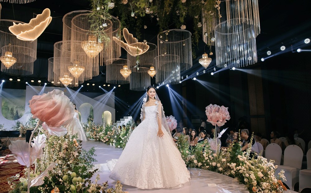 Các cặp đôi nô nức rủ nhau tham gia trải nghiệm xu hướng cưới mới tại Almaz Wedding Fair 2024 - ảnh 4