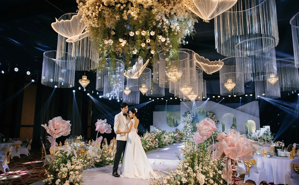 Các cặp đôi nô nức rủ nhau tham gia trải nghiệm xu hướng cưới mới tại Almaz Wedding Fair 2024 - ảnh 6