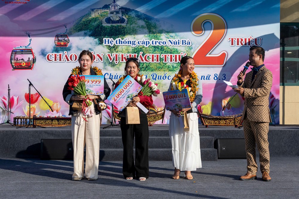 Du lịch Tây Ninh: Hút khách ngay từ đầu năm và kỳ vọng lớn với Vesak 2025 - ảnh 2