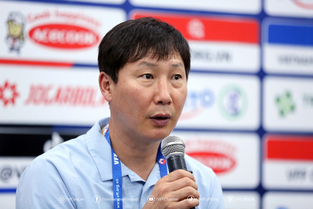 HLV Kim Sang Sik: “Giữ đội hình ổn định để chuẩn bị tốt nhất cho trận gặp Lào” - ảnh 1