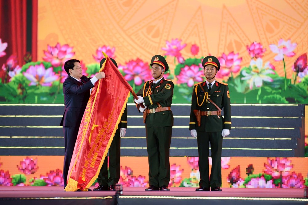 70 năm Ngày Giải phóng và khai mạc Lễ hội Hoa Phượng Đỏ 2025 - ảnh 2