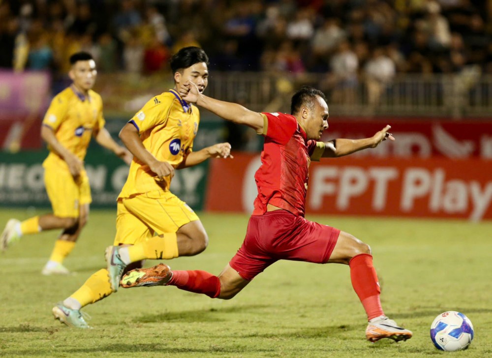 Nhận định trận đấu Hà Tĩnh vs SLNA, 18h00 ngày 17.5: Phong độ trái ngược, derby xứ Nghệ hứa hẹn vẫn đầy giằng co - ảnh 2