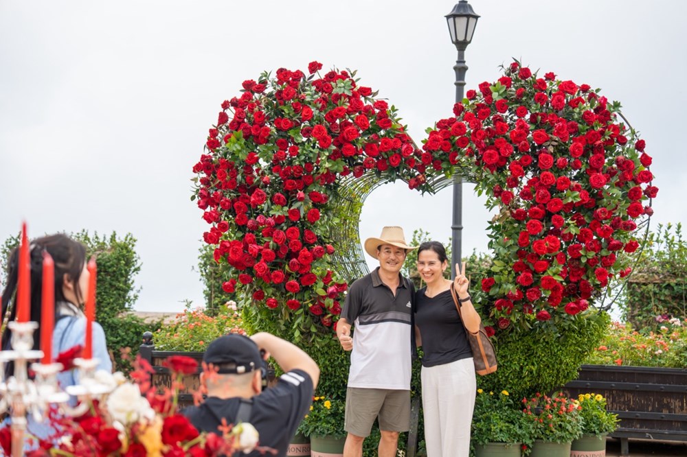 Lạc bước giữa thiên đường hoa hồng tại Sun World Ba Na Hills - ảnh 4