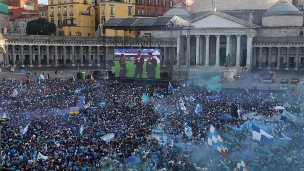 “Hàng thải” từ Man United đưa Napoli vô địch Serie A - ảnh 3