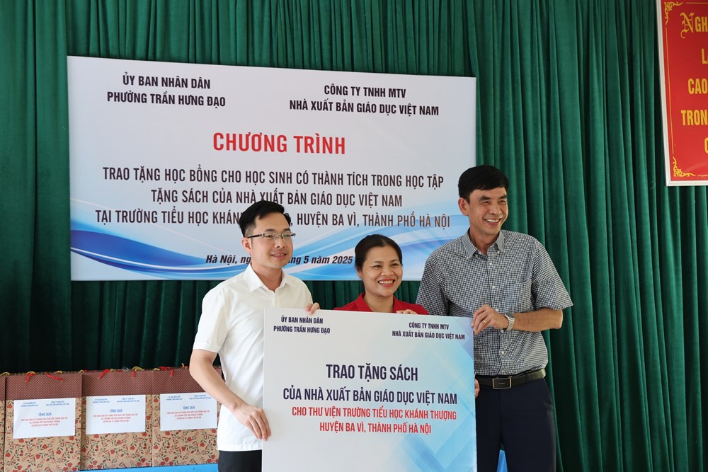 NXBGDVN đồng hành cùng học sinh vùng khó Ba Vì - ảnh 2