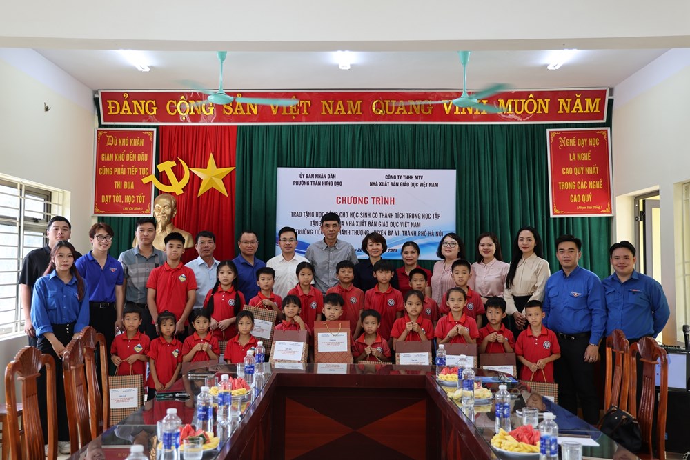 NXBGDVN đồng hành cùng học sinh vùng khó Ba Vì - ảnh 3