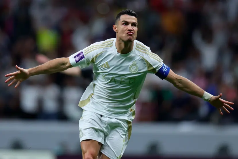 Ronaldo rời Al Nassr, cả quốc gia vào cuộc giữ siêu sao - ảnh 1