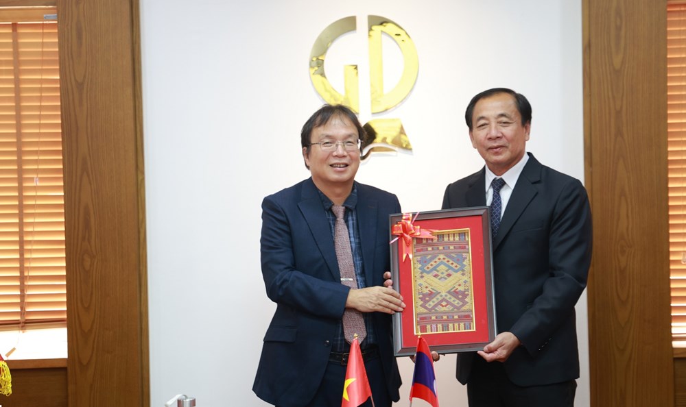 NXBGDVN ký kết thỏa thuận giai đoạn 2025–2027 với NXBGD-TT Lào - ảnh 6