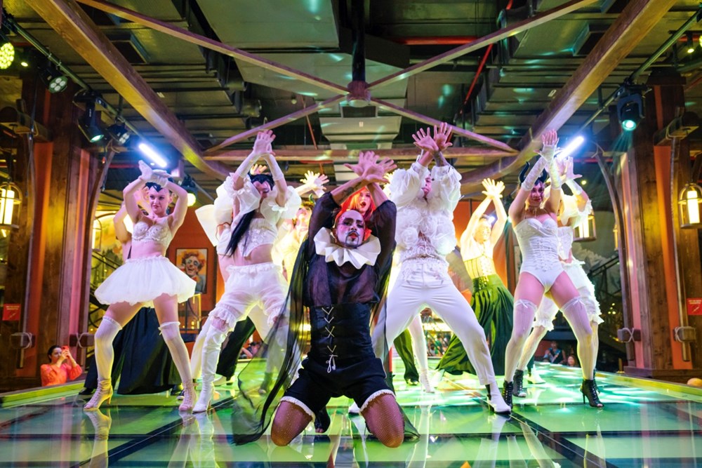 Đạo diễn vũ đạo của MV Bắc Bling dàn dựng show diễn “siêu hot” tại Ba Na Hills - ảnh 3