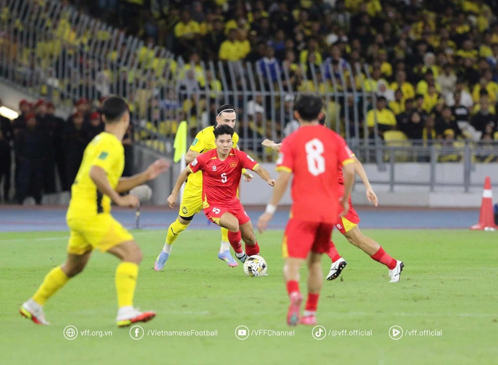 Thua đậm Malaysia, đội tuyển Việt Nam lâm thế khó tại vòng loại Asian Cup 2027 - ảnh 1