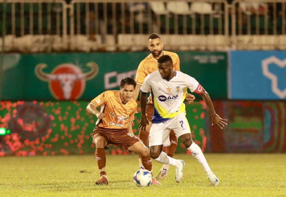 Nhận định trận đấu SLNA vs HAGL, 17h00 ngày 15.6: Xứ Nghệ vùng lên trong cơn bão trụ hạng - ảnh 1