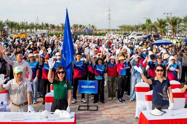 Gần 10.000 người vingroup và tình nguyện viên ra quân làm sạch bờ biển tại 28 tỉnh, thành phố - ảnh 9