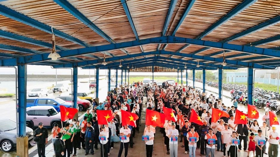 Gần 10.000 người vingroup và tình nguyện viên ra quân làm sạch bờ biển tại 28 tỉnh, thành phố - ảnh 11