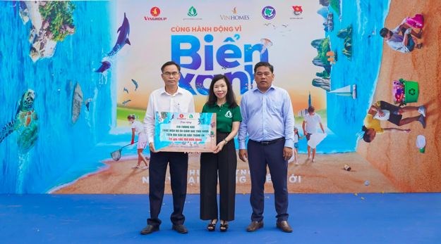Gần 10.000 người vingroup và tình nguyện viên ra quân làm sạch bờ biển tại 28 tỉnh, thành phố - ảnh 6