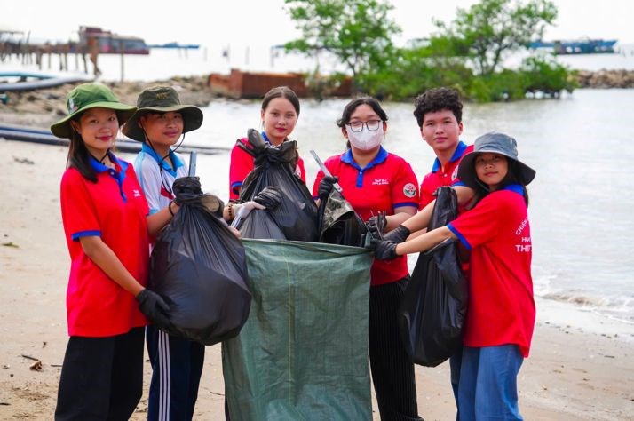 Gần 10.000 người vingroup và tình nguyện viên ra quân làm sạch bờ biển tại 28 tỉnh, thành phố - ảnh 7