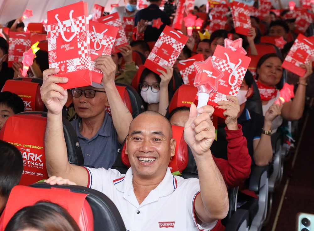 Vietjet đồng hành cùng người hâm mộ đến K-Star Spark 2025 tại Hà Nội - ảnh 8