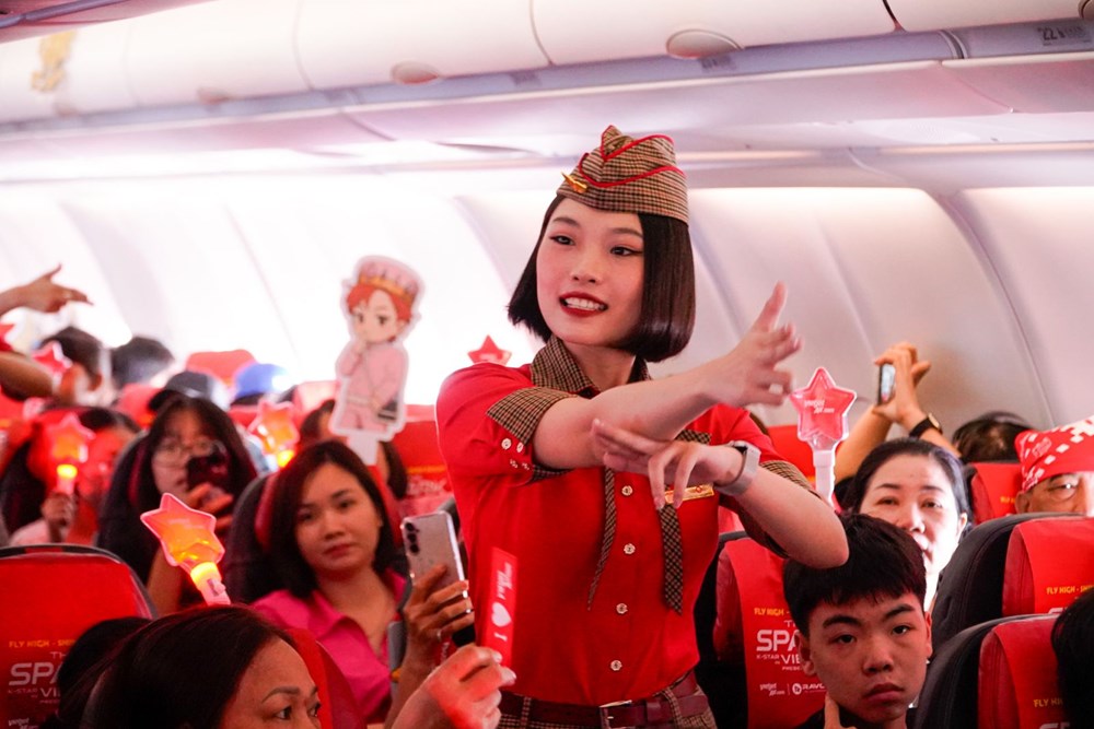 Vietjet đồng hành cùng người hâm mộ đến K-Star Spark 2025 tại Hà Nội - ảnh 4