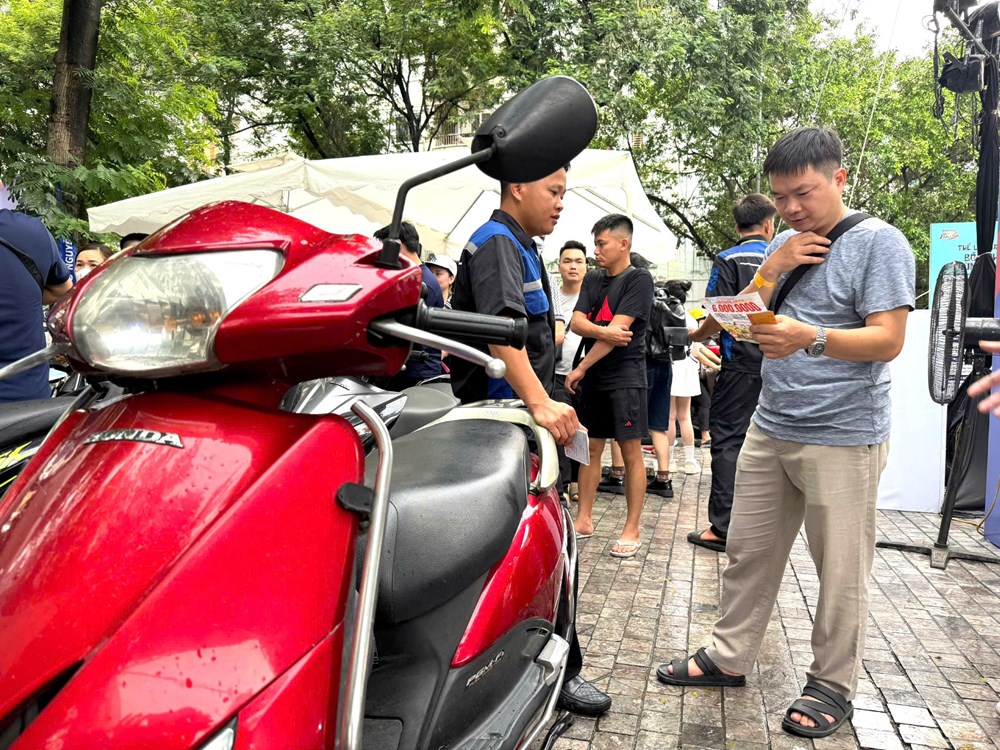 Nhiều người dân Thủ đô sẵn sàng “đổi xăng lấy điện” cùng VinFast - ảnh 3