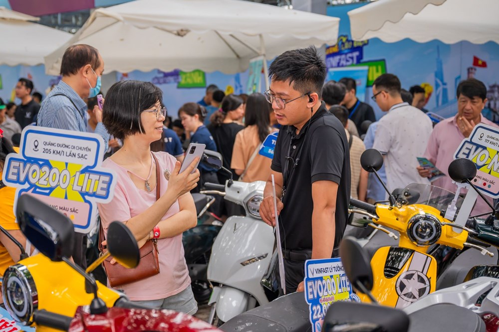 Nhiều người dân Thủ đô sẵn sàng “đổi xăng lấy điện” cùng VinFast - ảnh 6