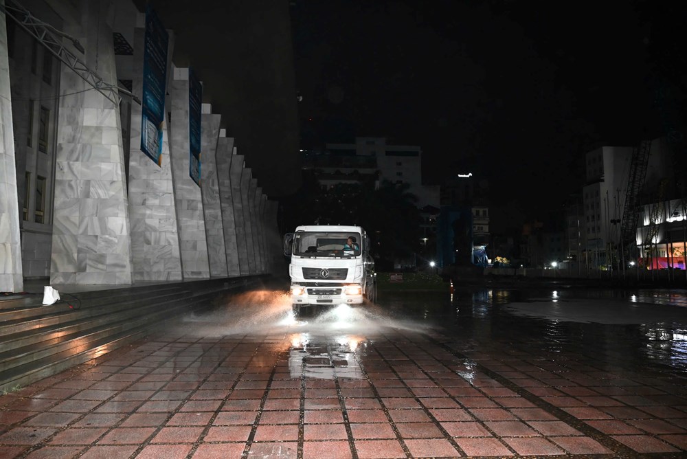 URENCO tăng cường vệ sinh môi trường phục vụ Lễ công bố Nghị quyết của Ủy ban Thường vụ Quốc hội - ảnh 4