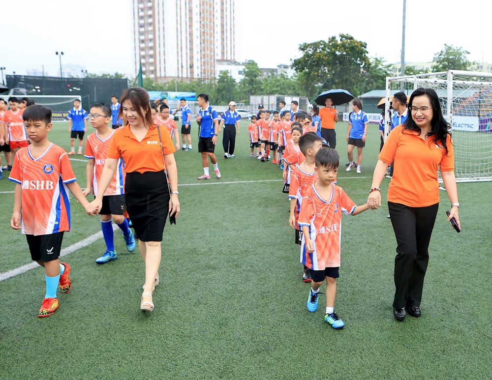Chương trình đào tạo bóng đá trẻ SHB FC Academy - Món quà ý nghĩa cho thiếu nhi - ảnh 3