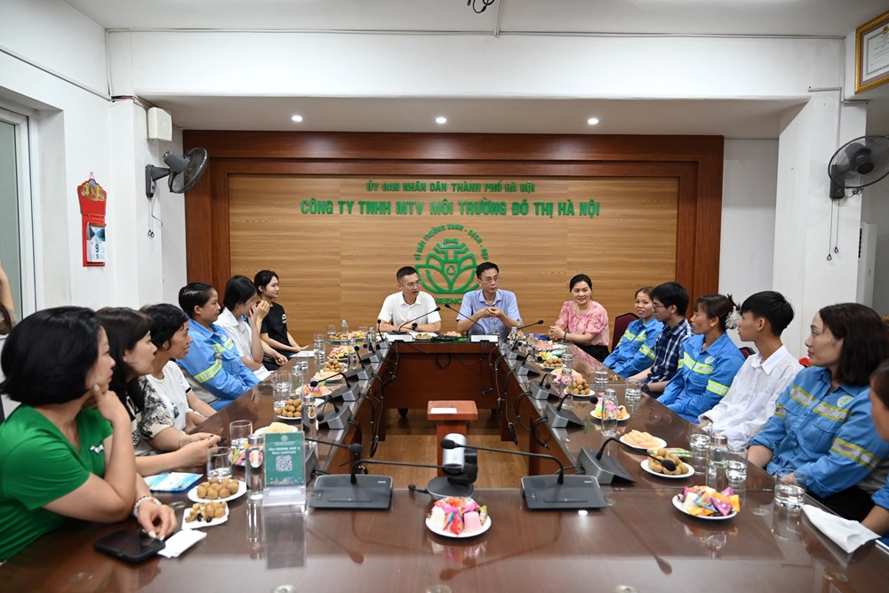 URENCO tuyên dương học sinh đạt giải và trao học bổng cho con em công nhân vượt khó học giỏi - ảnh 1
