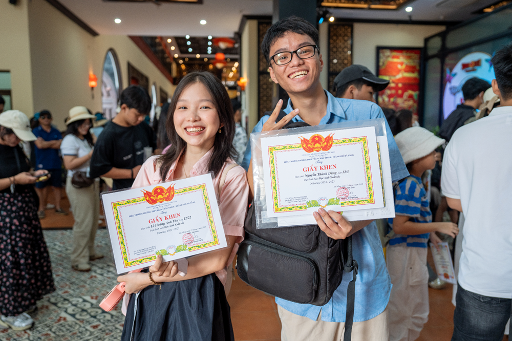 Gần 10 ngàn lượt học sinh giỏi đến Ba Na Hills vui chơi miễn phí - ảnh 1