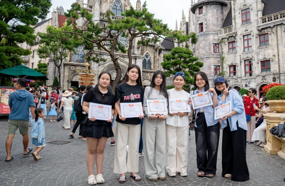 Gần 10 ngàn lượt học sinh giỏi đến Ba Na Hills vui chơi miễn phí - ảnh 2