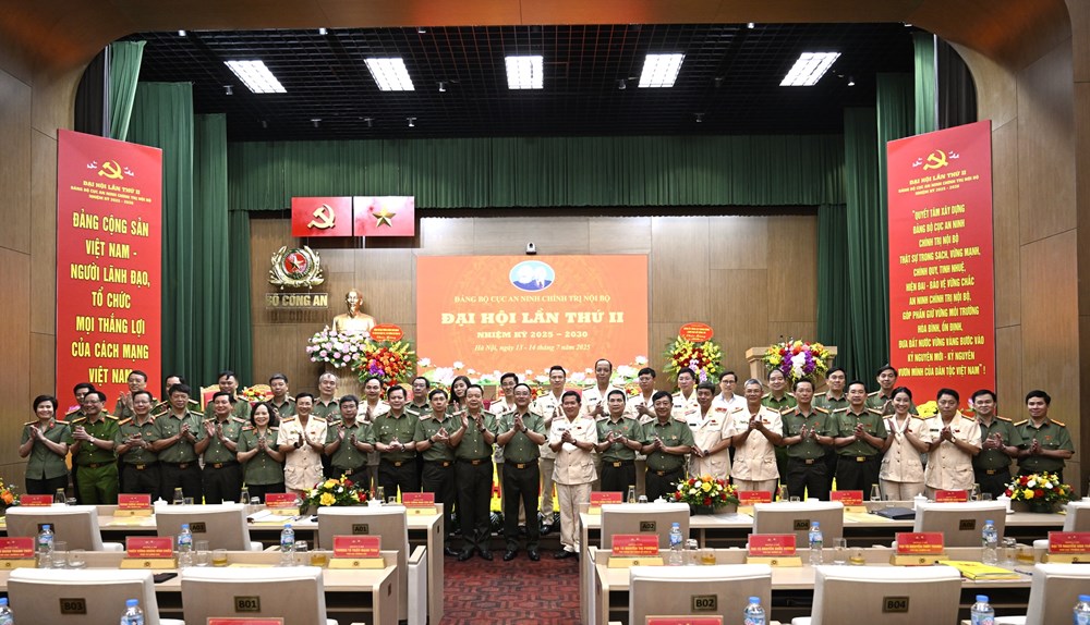 Triển khai thực hiện tốt công tác bảo vệ an ninh chính trị nội bộ - ảnh 4
