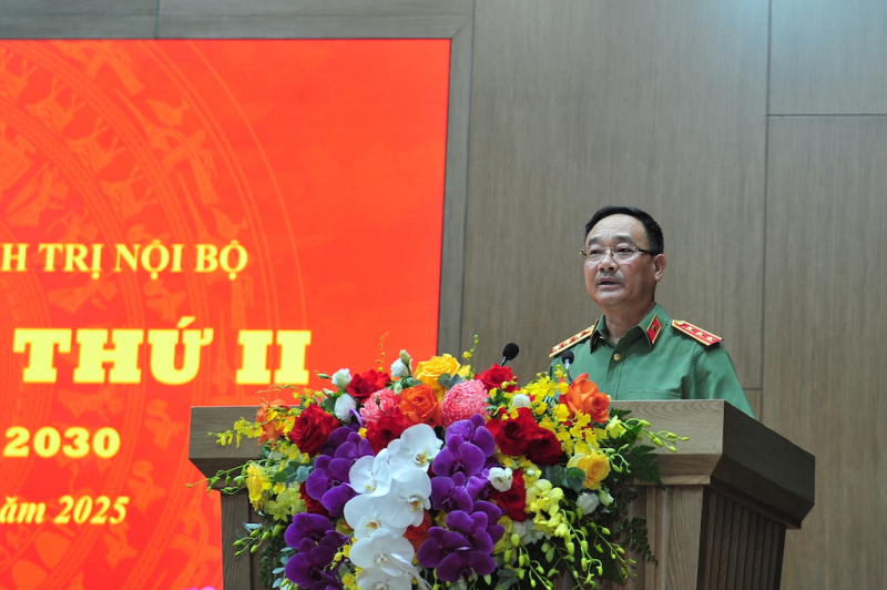 Triển khai thực hiện tốt công tác bảo vệ an ninh chính trị nội bộ - ảnh 1