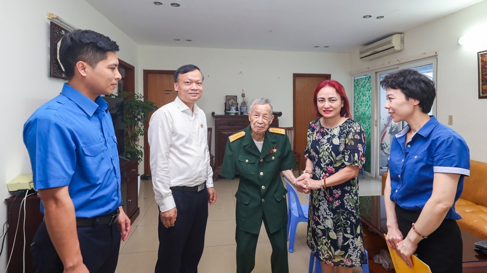 “Hành trình tri ân” - Nét đẹp văn hóa nghĩa tình của người lao động Petrovietnam - ảnh 1