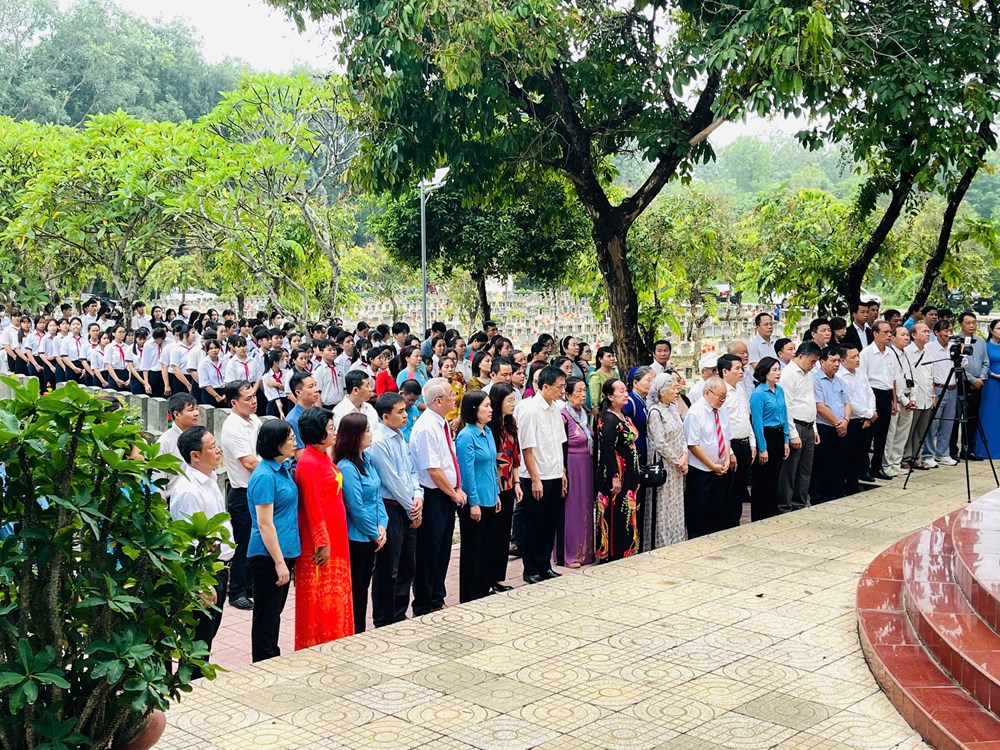 Nhà xuất bản Giáo dục Việt Nam tri ân các liệt sĩ ngành Giáo dục - ảnh 1