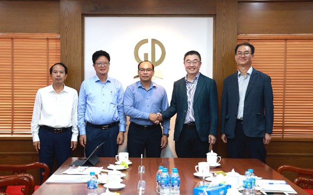 Nhà xuất bản Giáo dục Việt Nam làm việc với Công ty Visang (Hàn Quốc) về hợp tác giáo dục số - ảnh 5