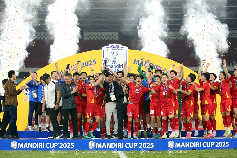 Bộ VHTTDL tặng Bằng khen cho đội tuyển U23 Việt Nam - ảnh 2
