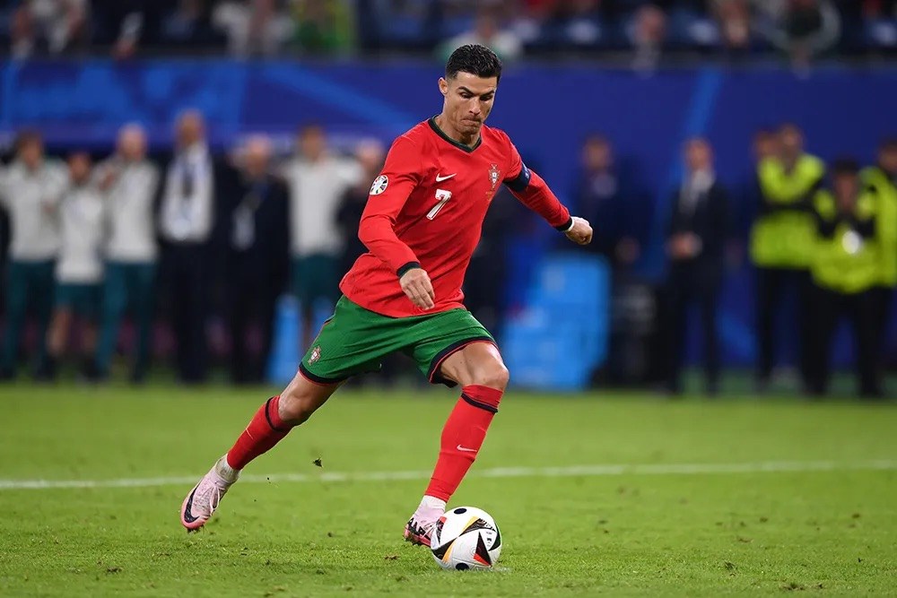 Ronaldo hay Djokovic vượt qua giới hạn sinh học bằng cách nào? - ảnh 1