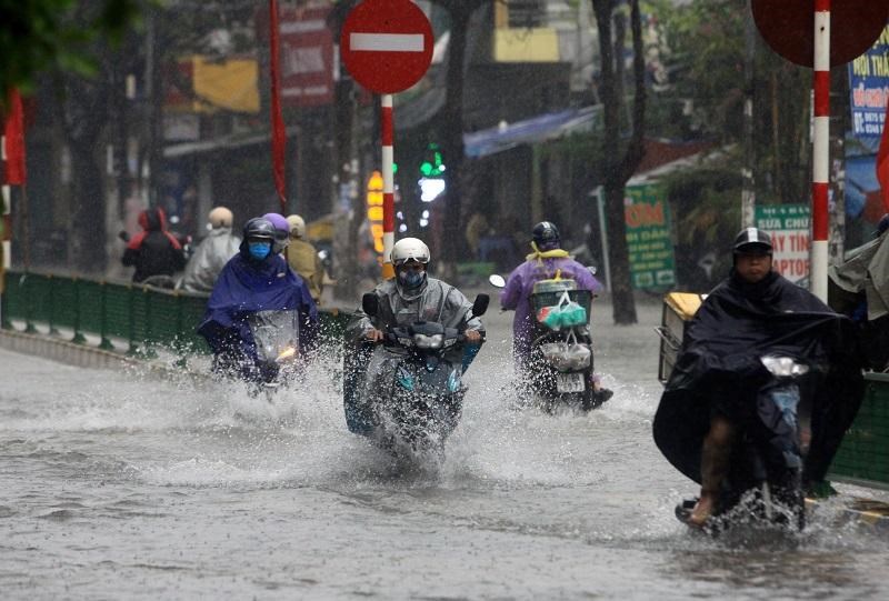 Dự báo thời tiết 17.8: Mưa lớn trên cả nước, Hà Nội có nơi mưa rất to - ảnh 1
