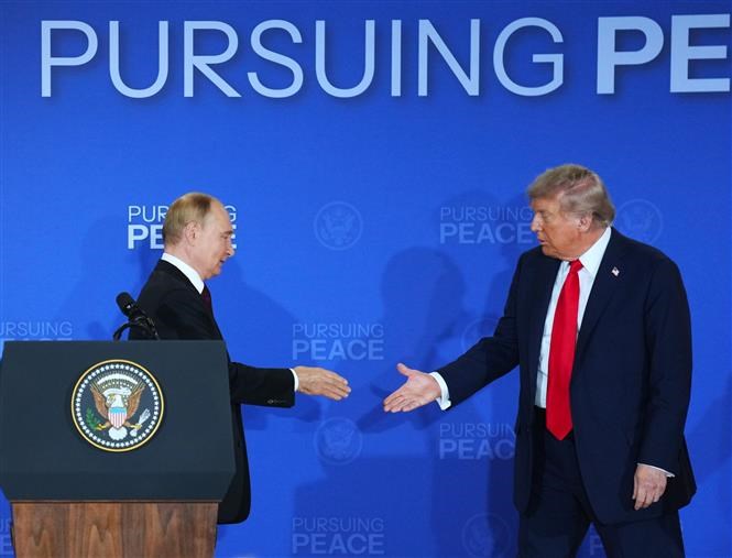 FT tiết lộ nội dung Tổng thống Putin trao đổi riêng với Tổng thống Trump tại Alaska - ảnh 1